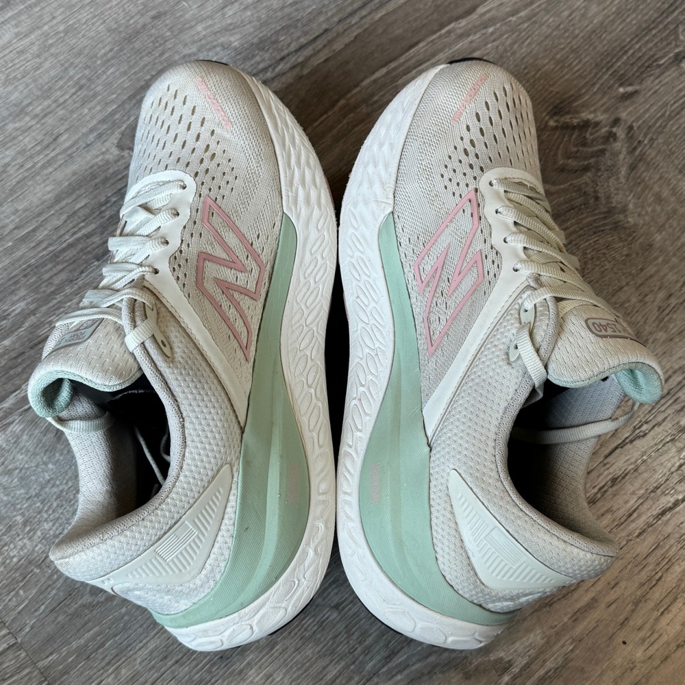 New Balance Fresh Foam X 1540 v4 Women 8 B Cream Pink Running Shoes W1540TG4